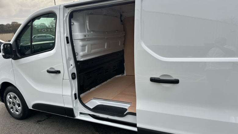 Renault Trafic Lwb Diesel LL30 Blue dCi 130 Advance [Safety] Van